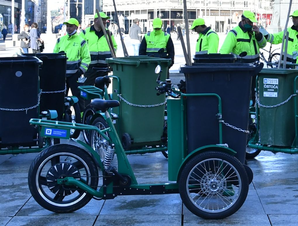New electric tricycles for a cleaner city